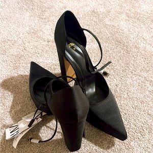 Point toe block heels. Zara